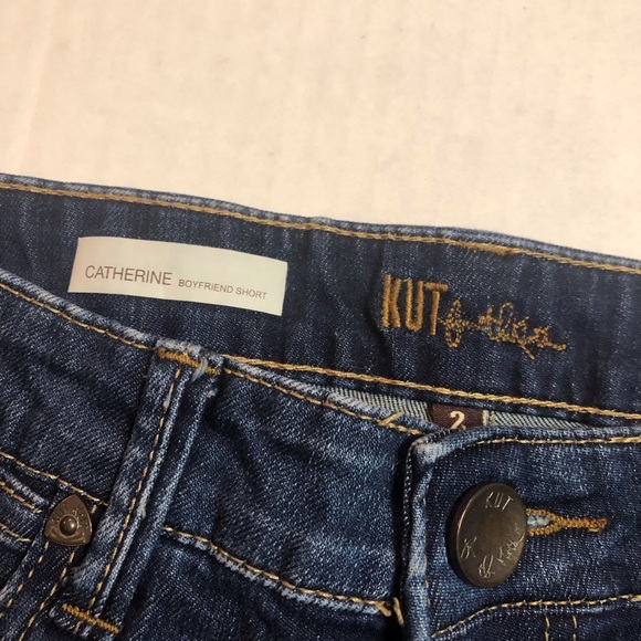 Kut from the Kloth Catherine Boyfriend Shorts 1077 - Picture 4 of 7